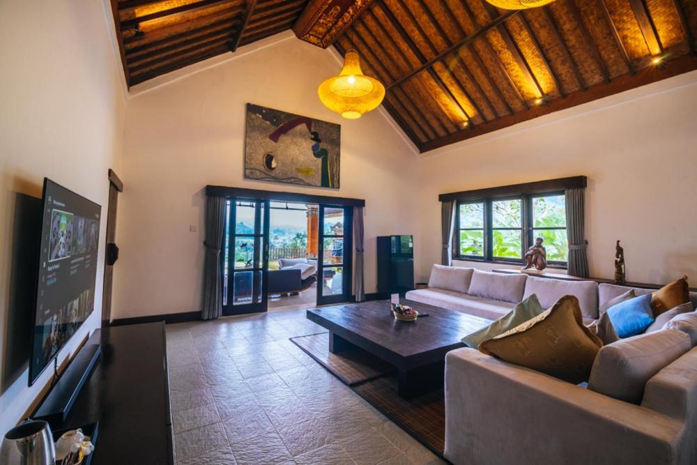 Sidemen Villa *