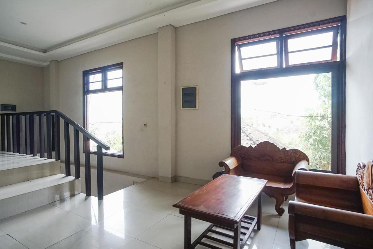 Hotel Akarsa Transit