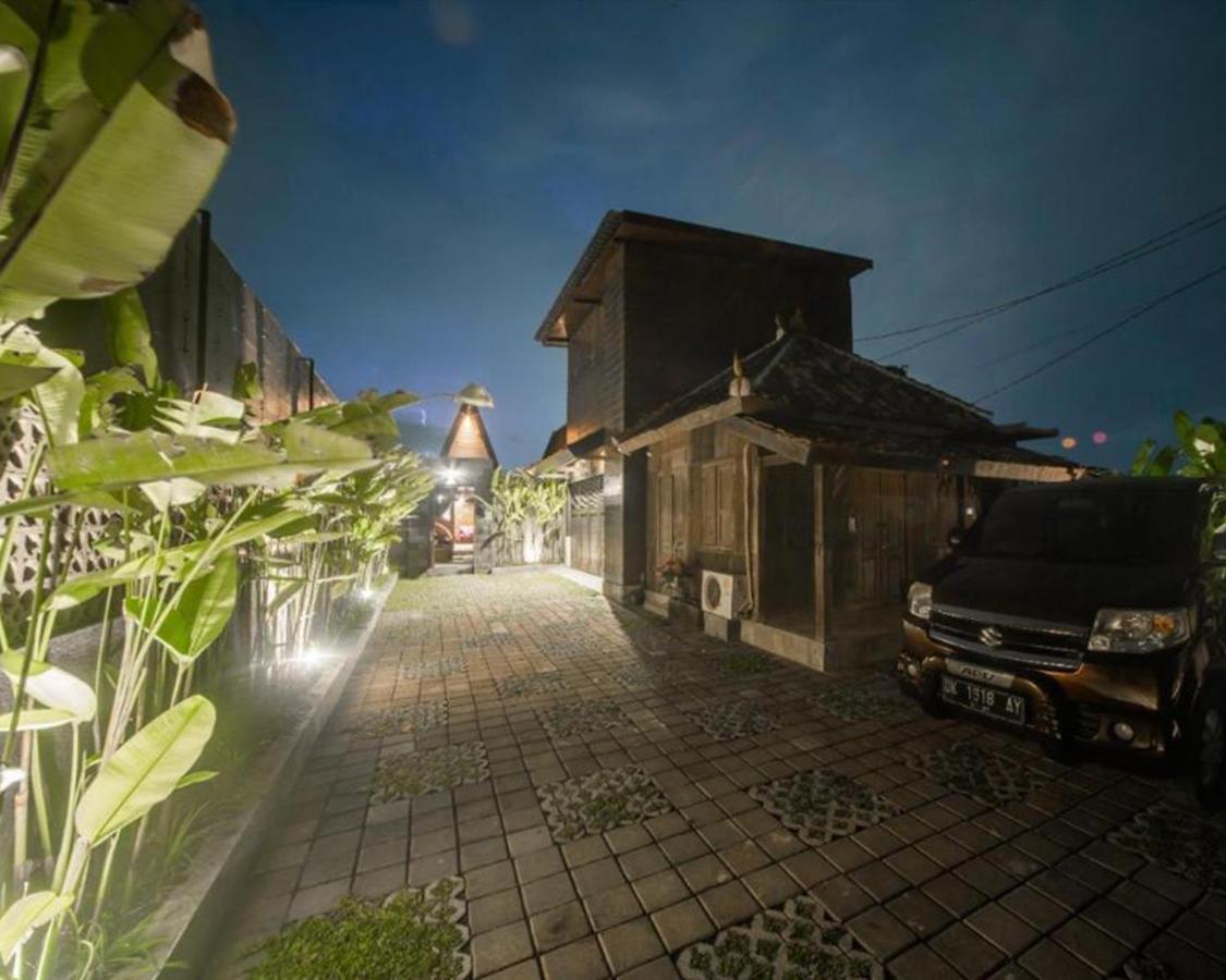 Rumah Kayu Tatiya Villa