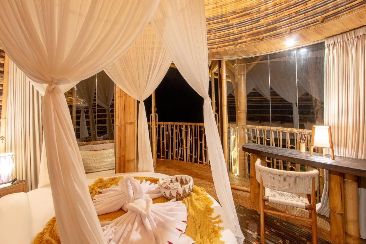Villa Dreamy Cliffside Bamboo With Pool And View