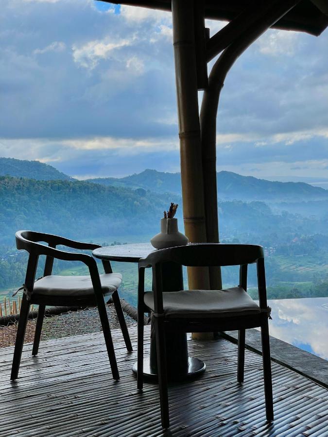 Dreamy Cliffside Bamboo With Pool And View