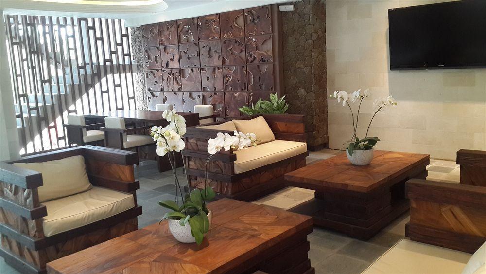 Hotel The Kirana 4*