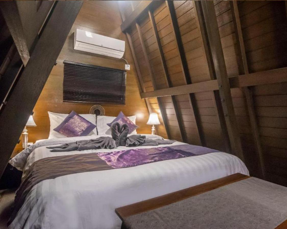 Rumah Kayu Tatiya Villa