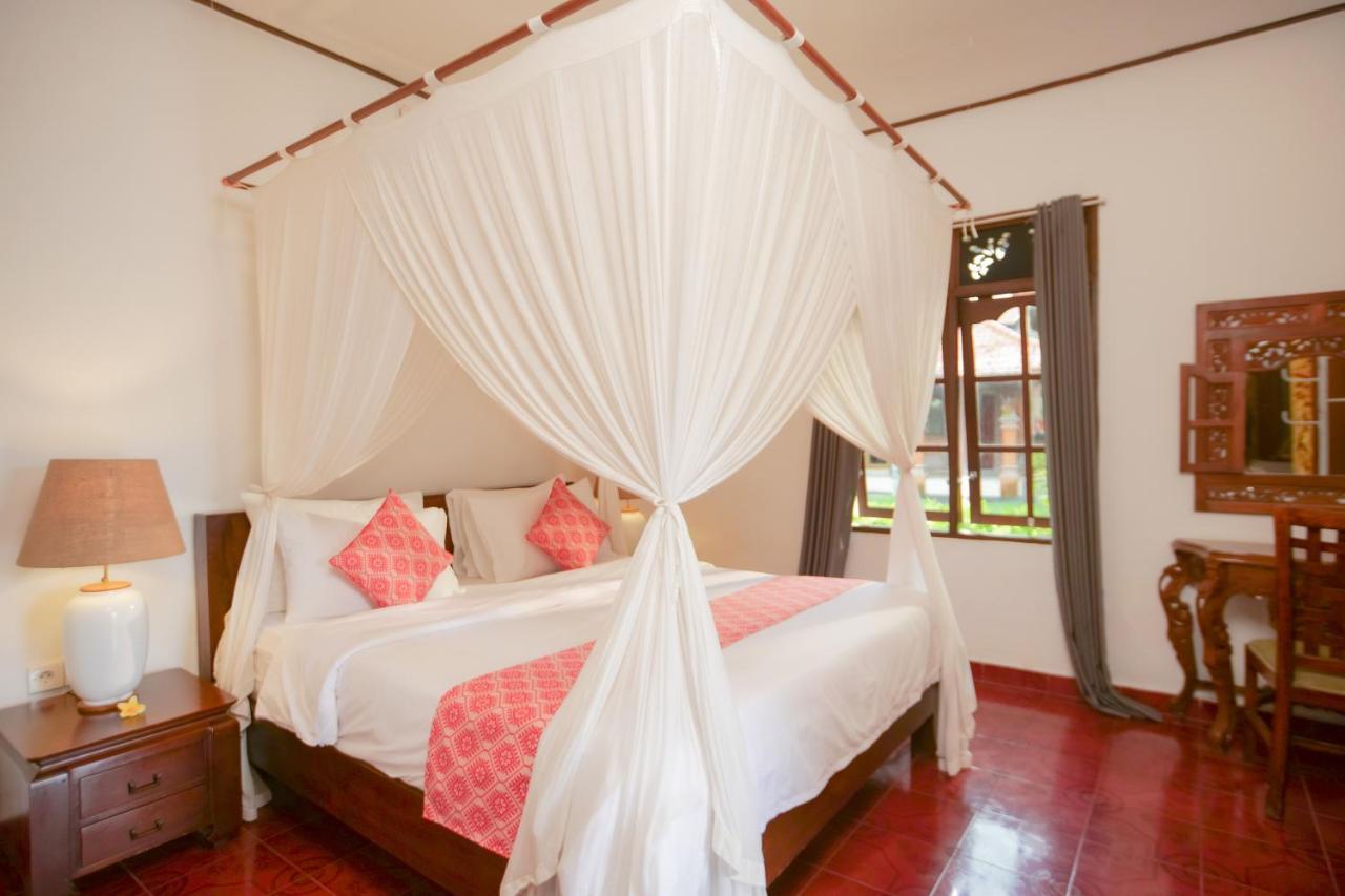 Gayatri Hotel