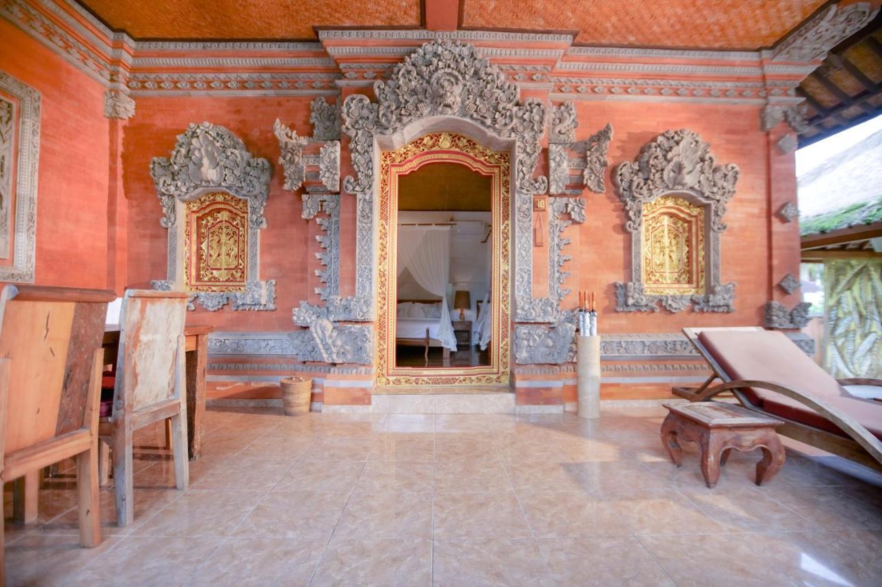 Gayatri 3*