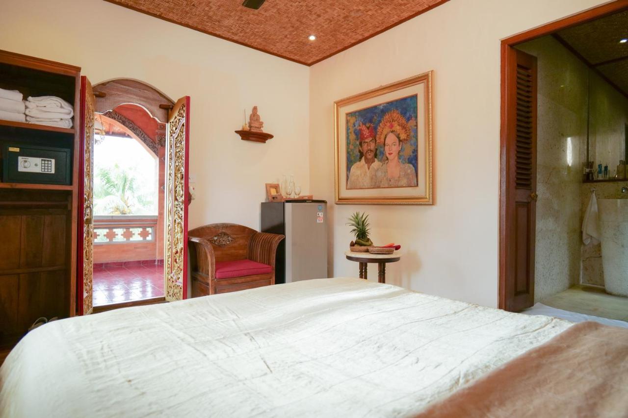 Gayatri 3*