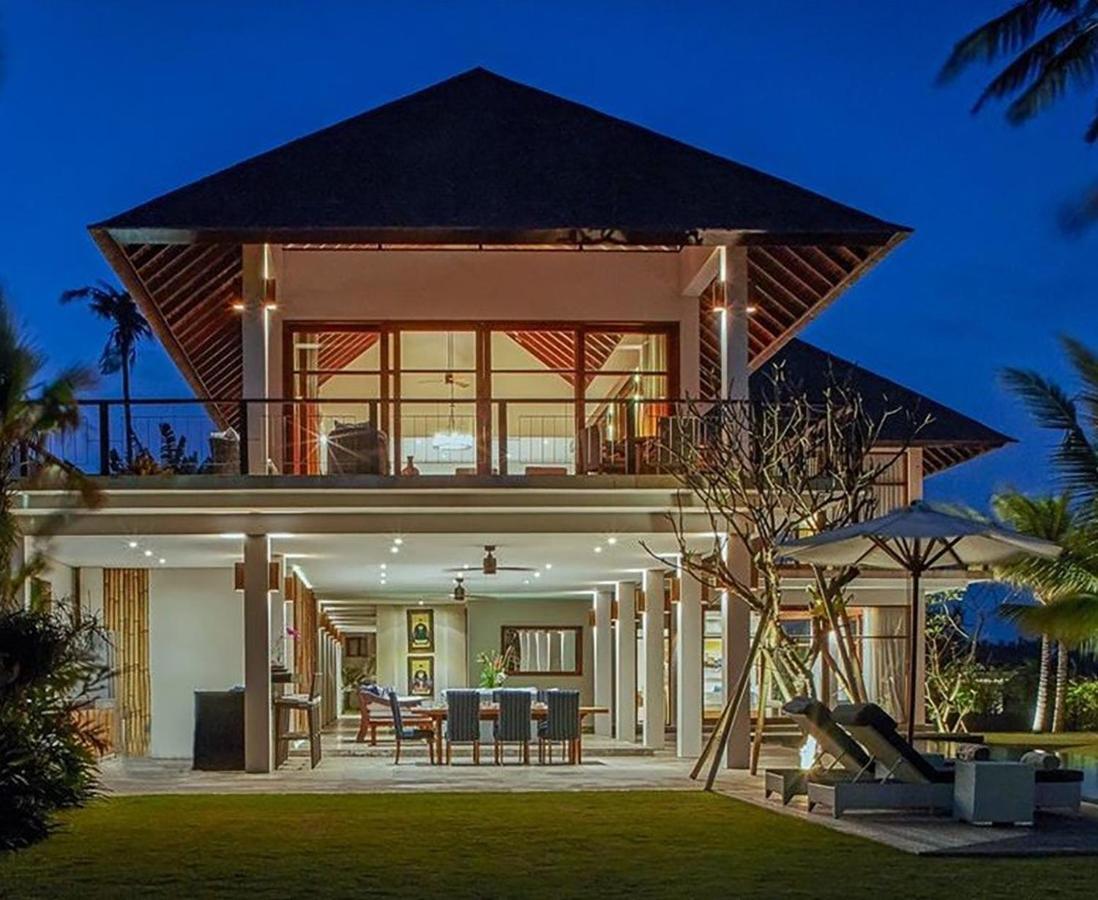 Beachfront Luxury, Purnama