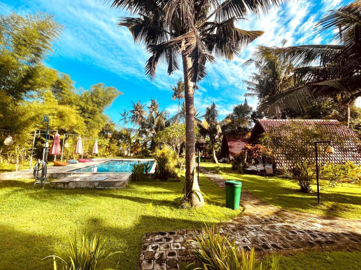 Apit Lawang & Resto Batununggul