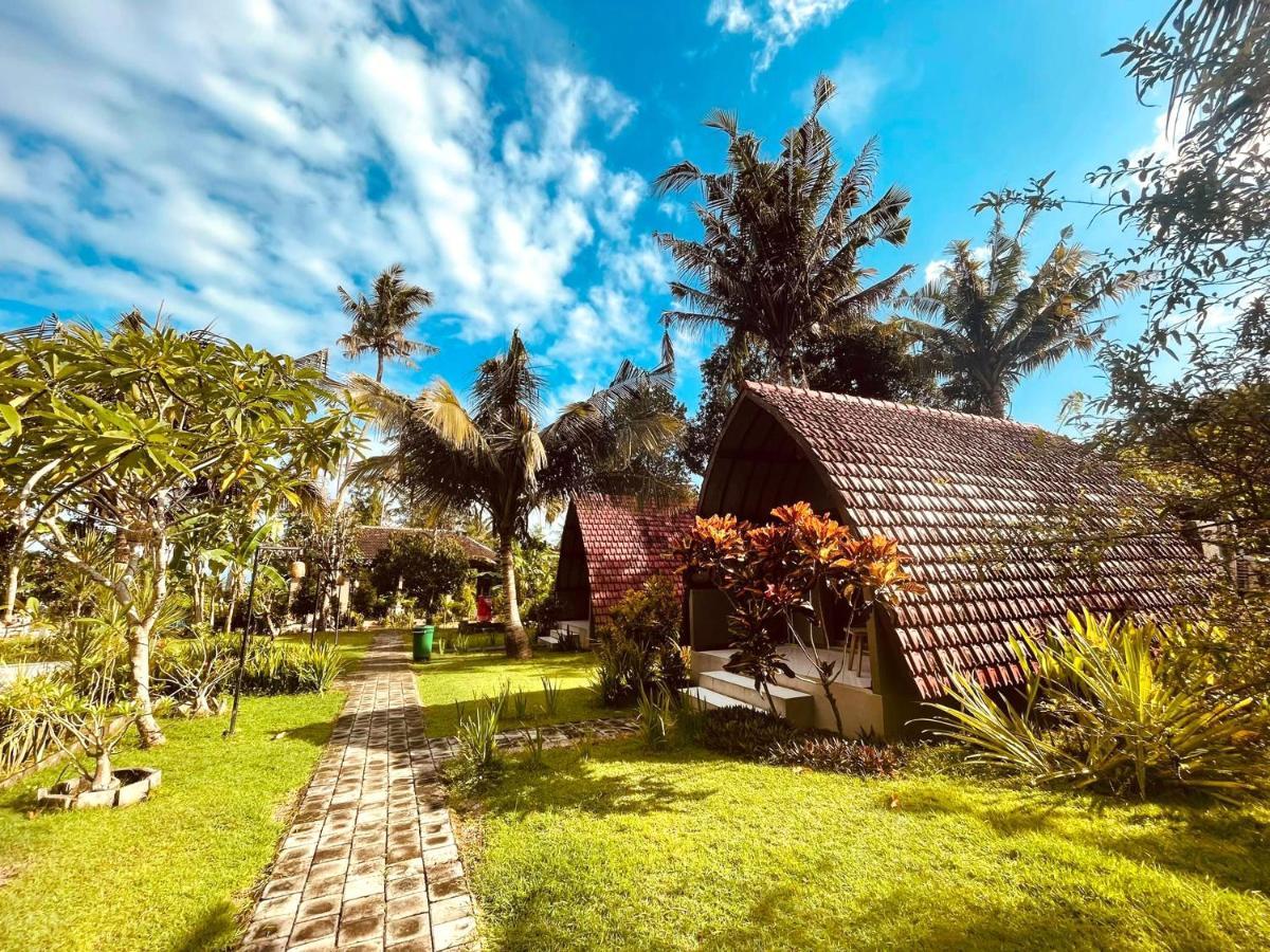 Apit Lawang & Resto Guest house Batununggul