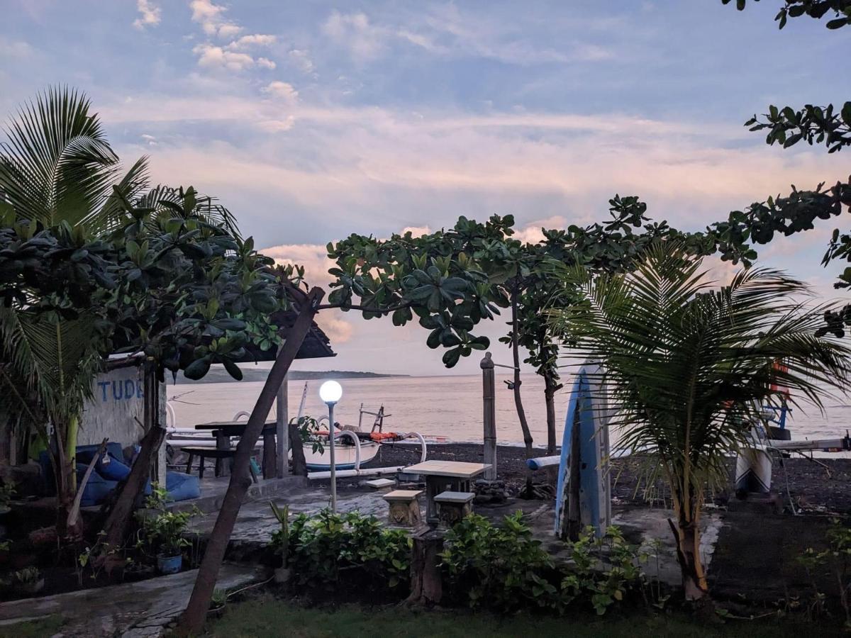 Tudes Amed (Bali)
