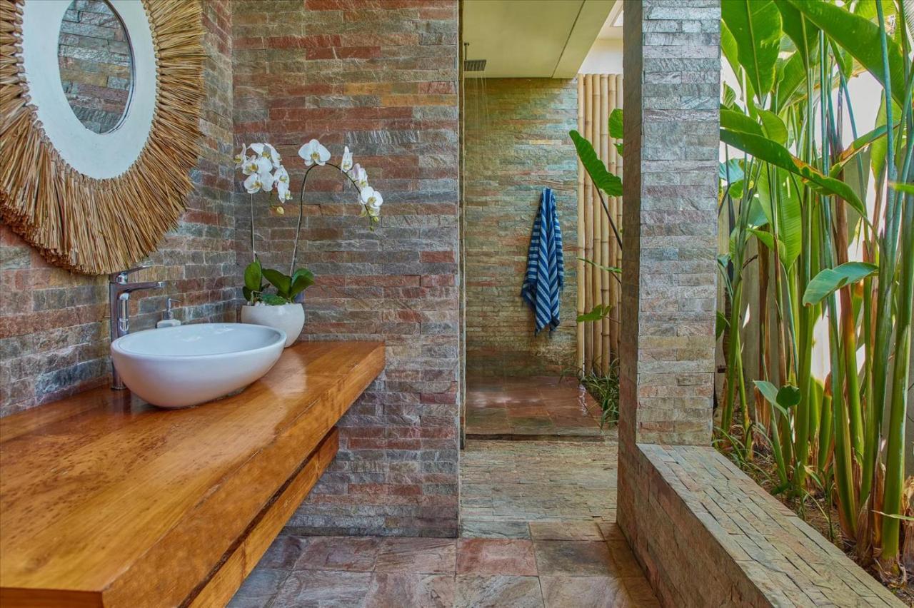 Beachfront Luxury, Purnama
