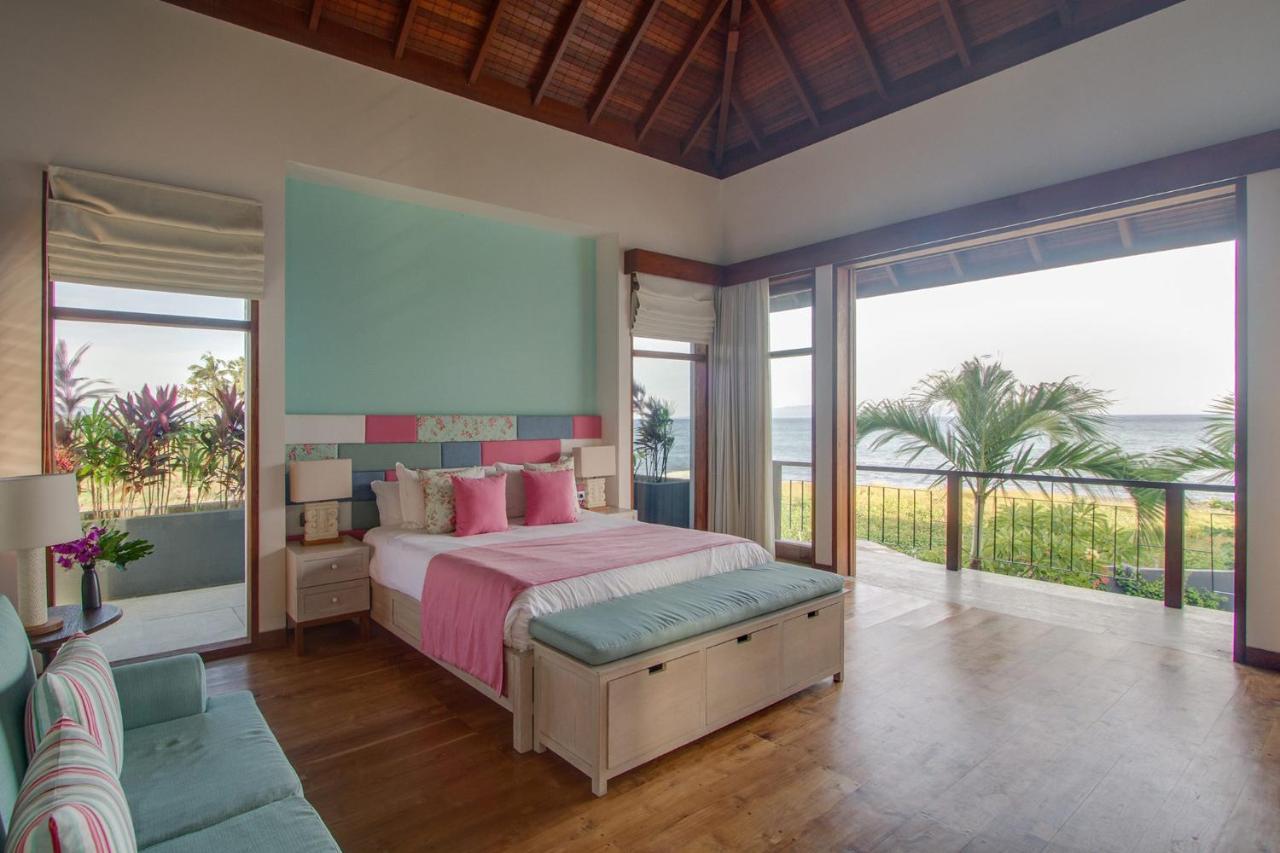 Beachfront Luxury, Purnama *