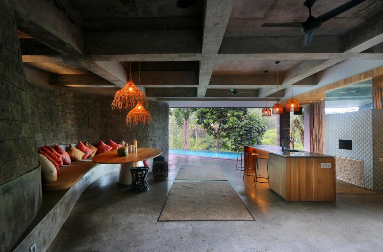 Chameleon Bali Villa *