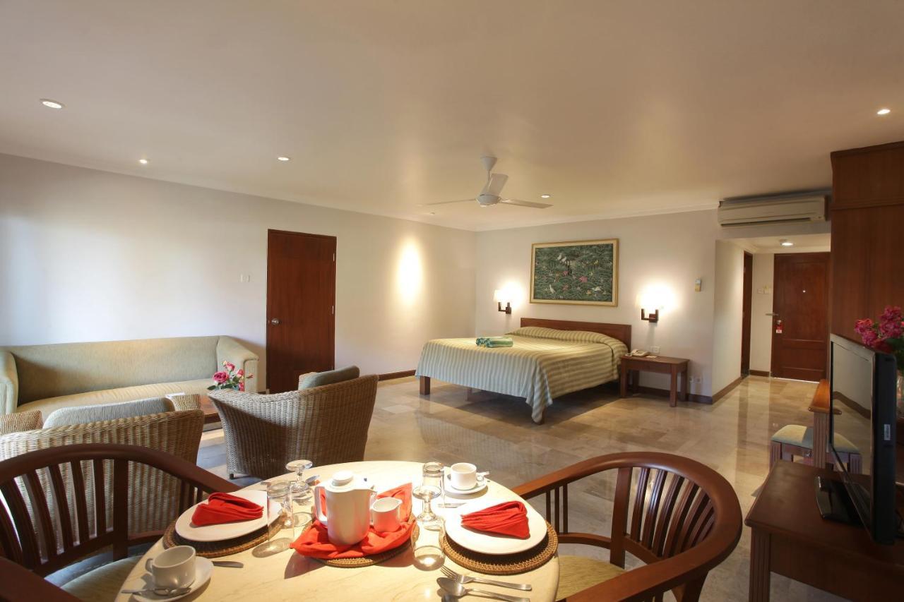 Peninsula Hotel 4*