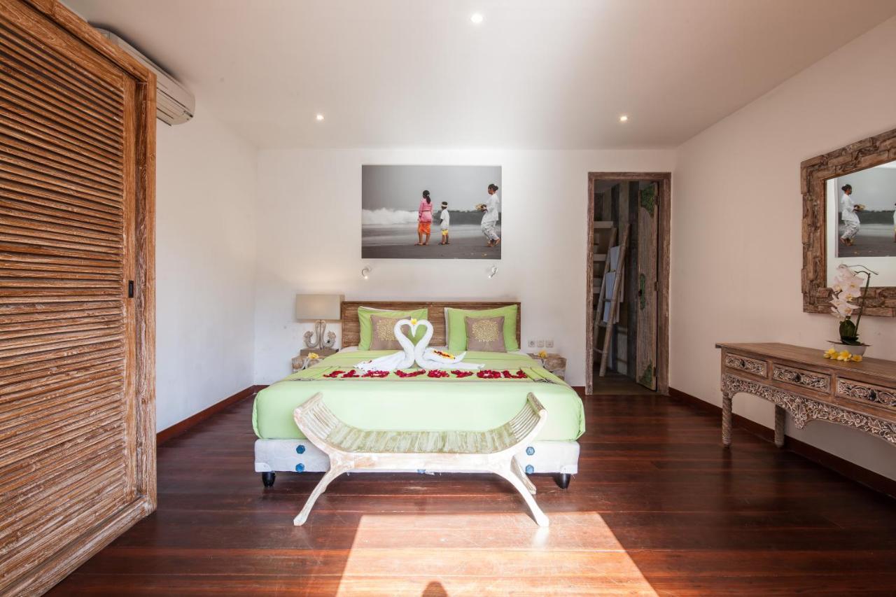 Lovely 4br Private Pool With Sundeck! 10mins Ride To Canggu (Bali)