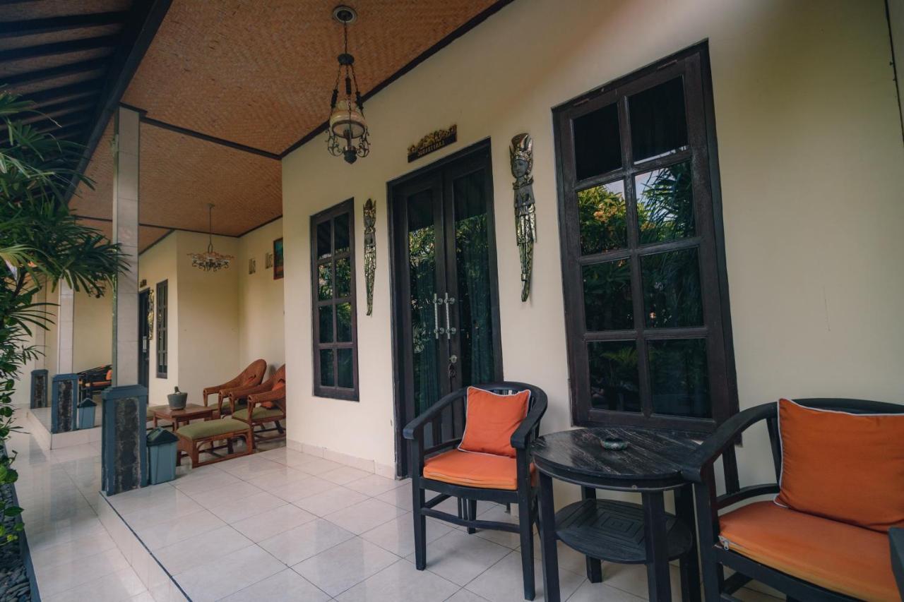 Giri Sari Bali