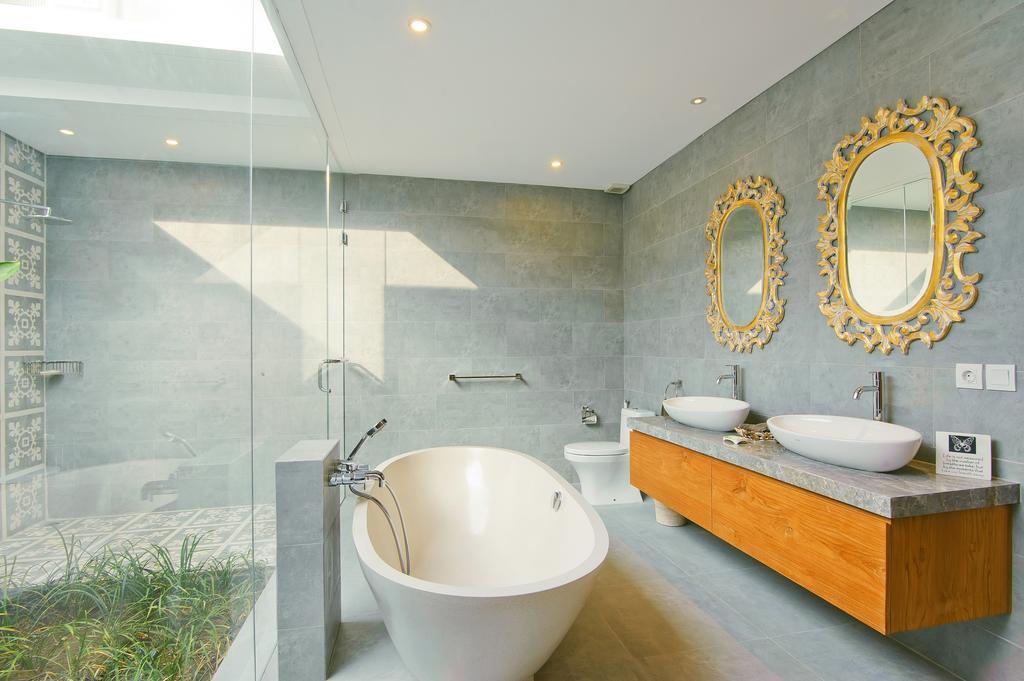 Azure * Seminyak (Bali)