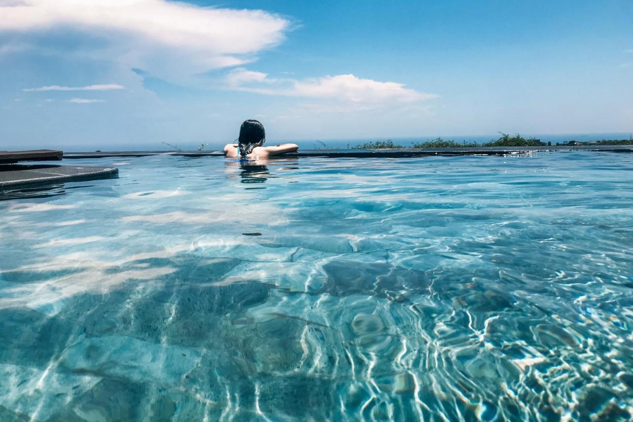 The Ocean Views Luxury & Villa Uluwatu (Bali)