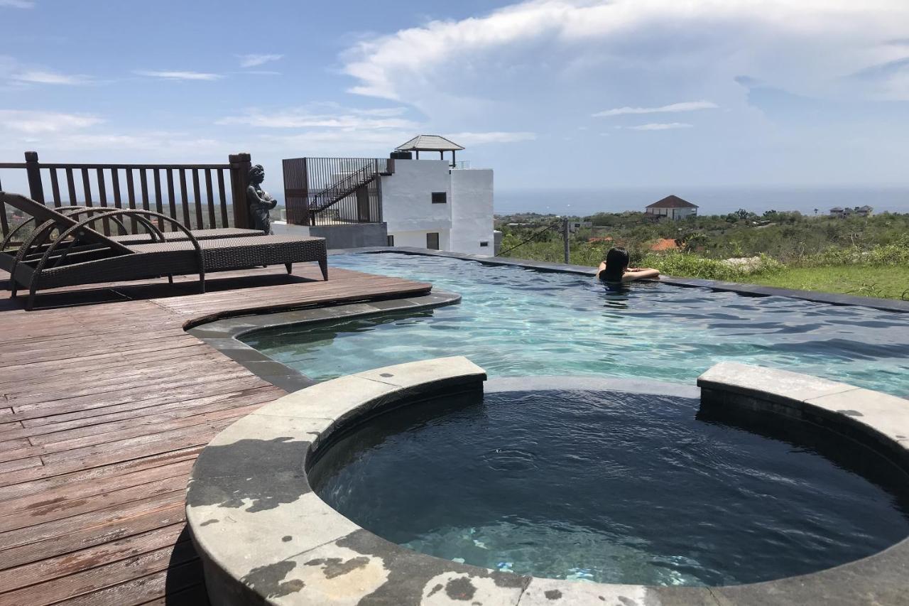The Ocean Views Luxury & Uluwatu (Bali)