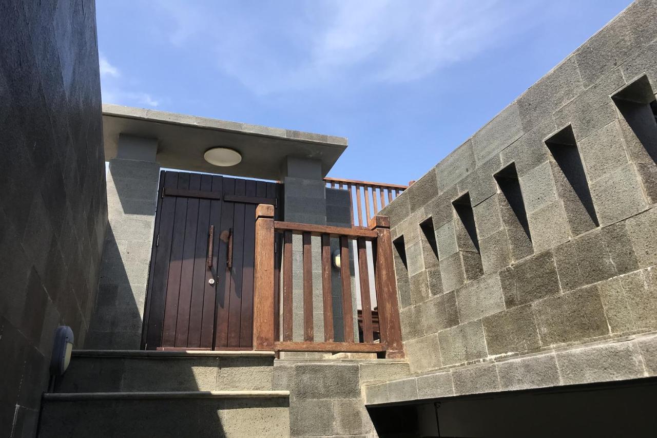 The Ocean Views Luxury & Villa Uluwatu (Bali)