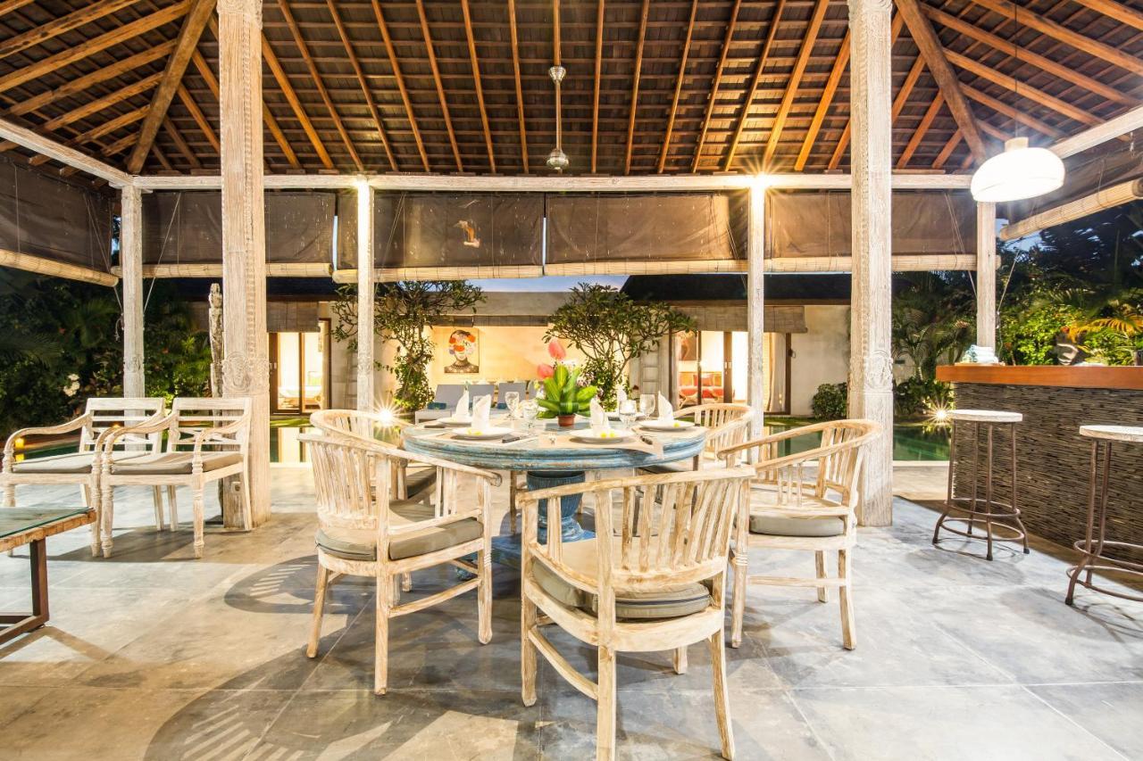 Lovely 4br Private Pool With Sundeck! 10mins Ride To * Canggu (Bali)