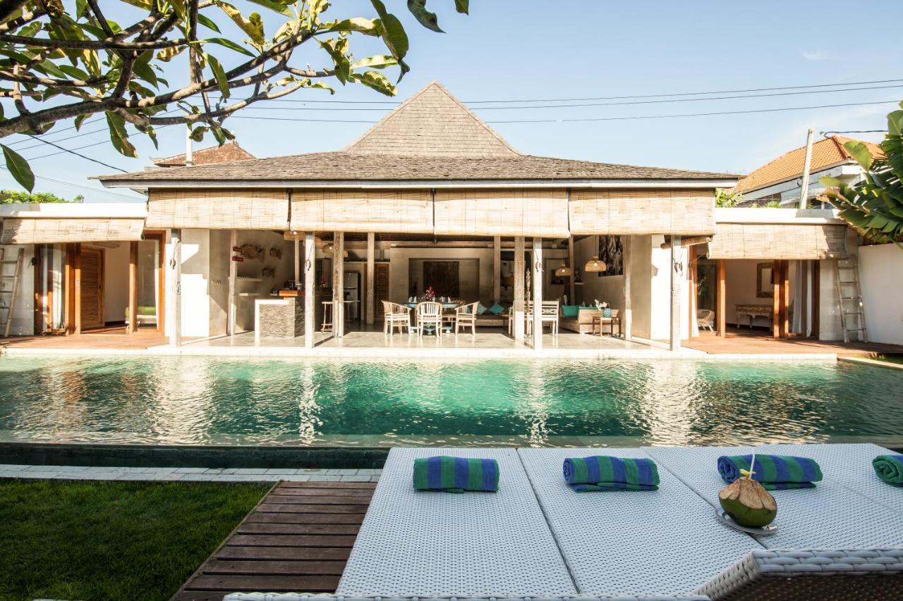 Lovely 4br Private Pool With Sundeck! 10mins Ride To * Canggu (Bali)