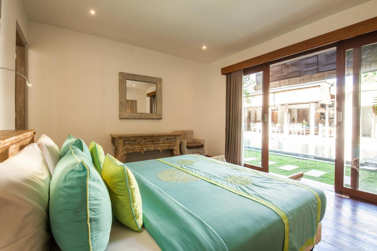 Lovely 4br Private Pool With Sundeck! 10mins Ride To Canggu (Bali)