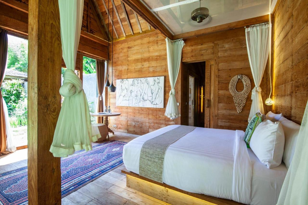Resor Blue Karma Village