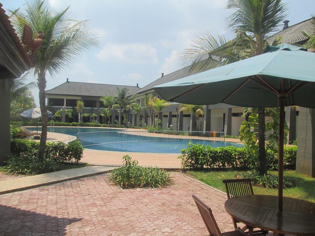 Hotel Mustika 4*