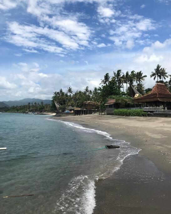 Spacious Private Pool Apartment-beachside *