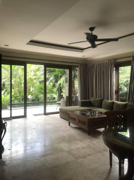 Spacious Private Pool Apartment-beachside *