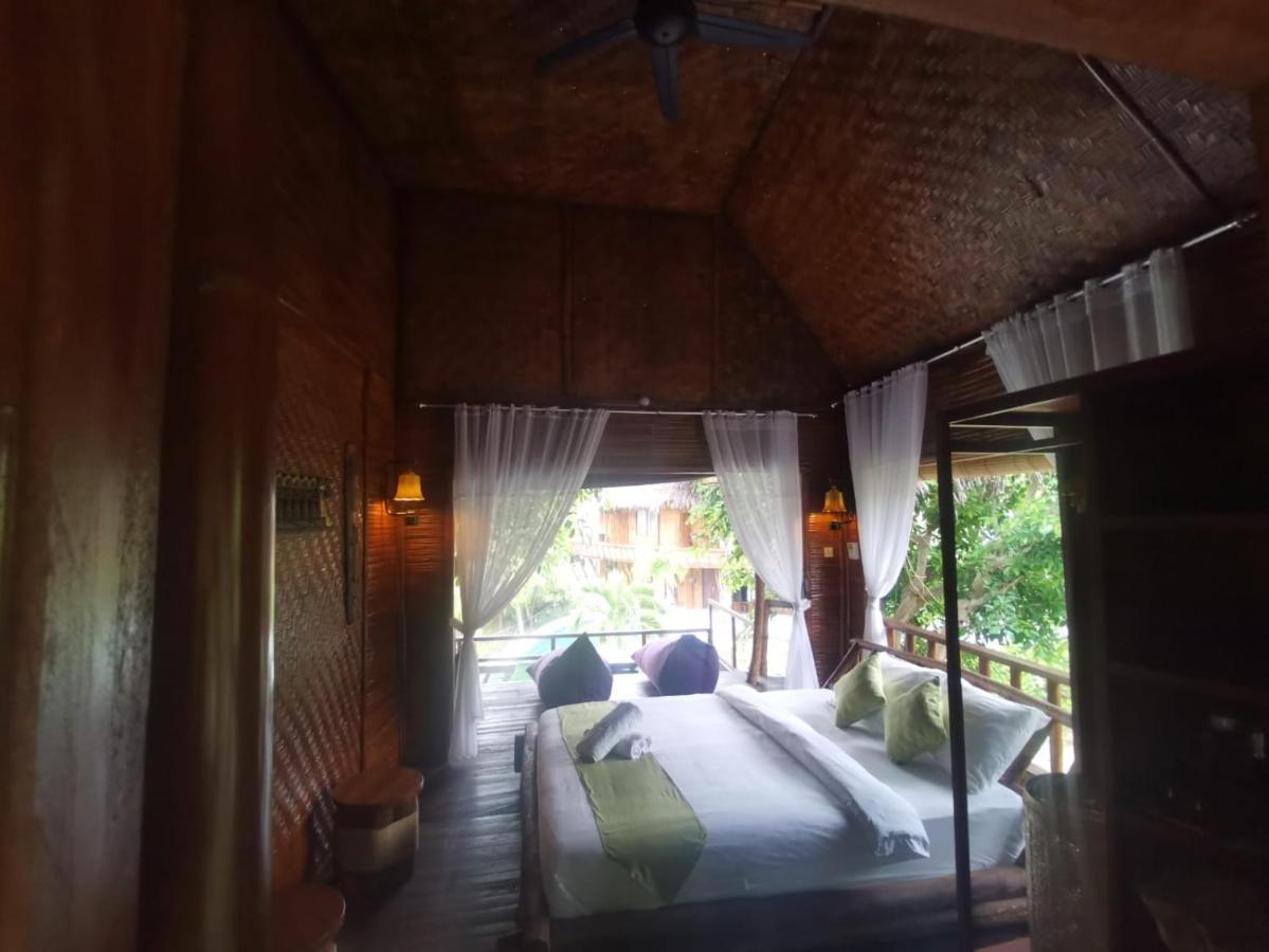 Gading Tree House Lodge *