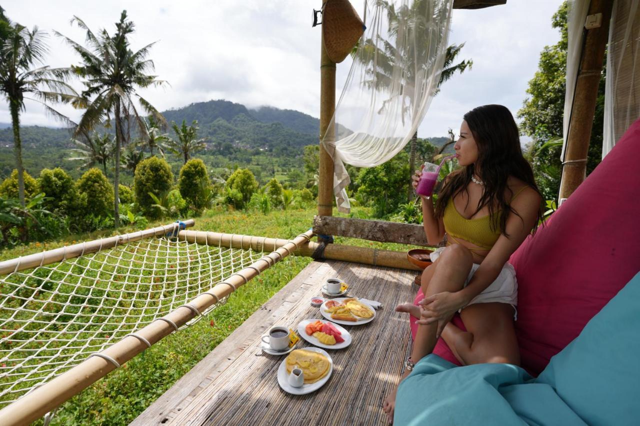 Gladak Di Uma Bali *