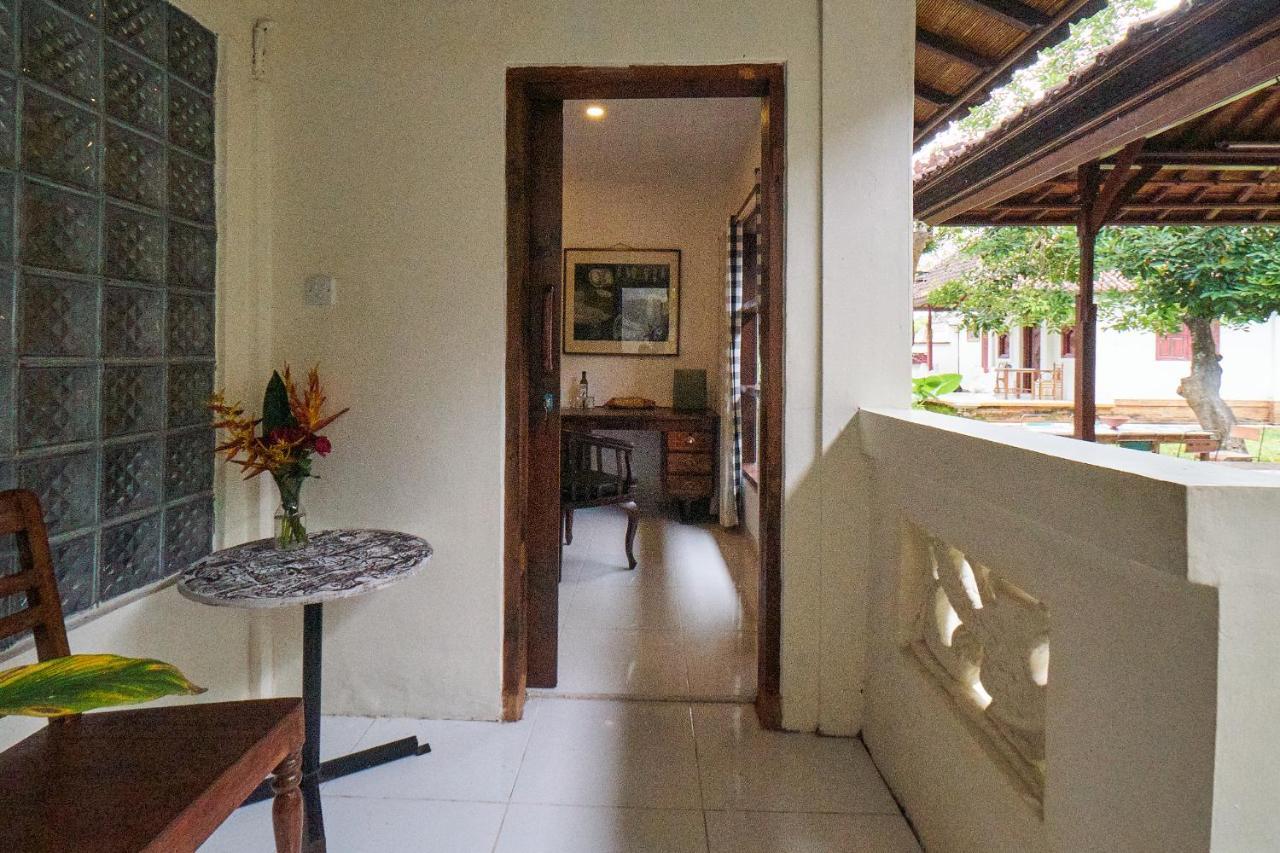 Guest house Rumah Paros & Gallery