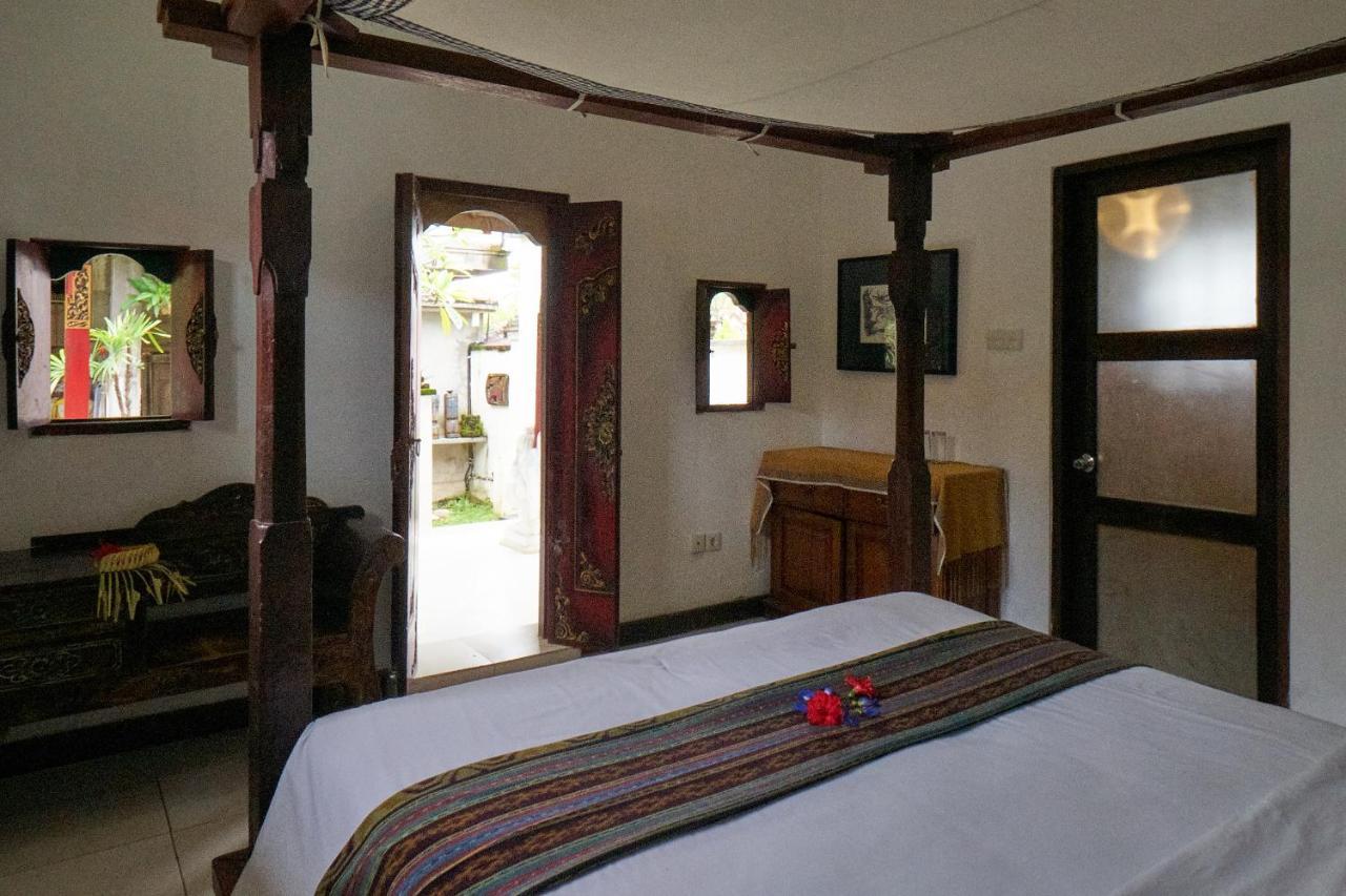 Rumah Paros & Gallery Guest house 3*