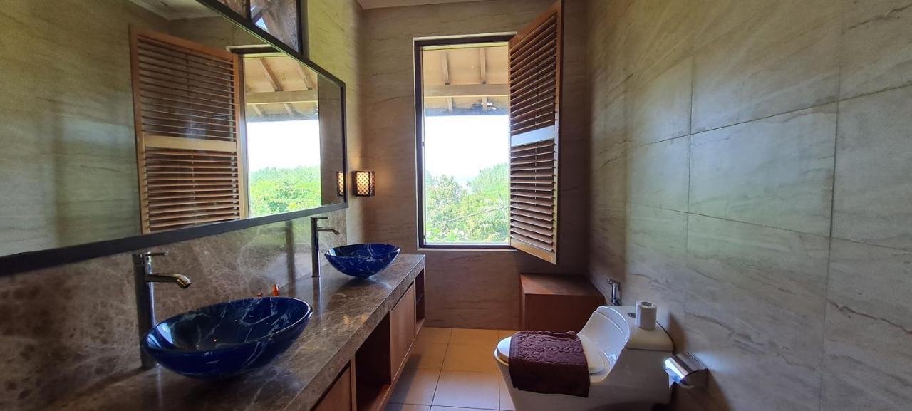 Seaview Hotel