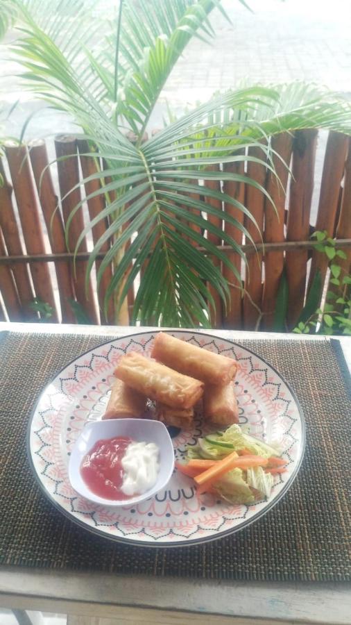 Bed & Breakfast Sarinah - Bistro & Batununggul