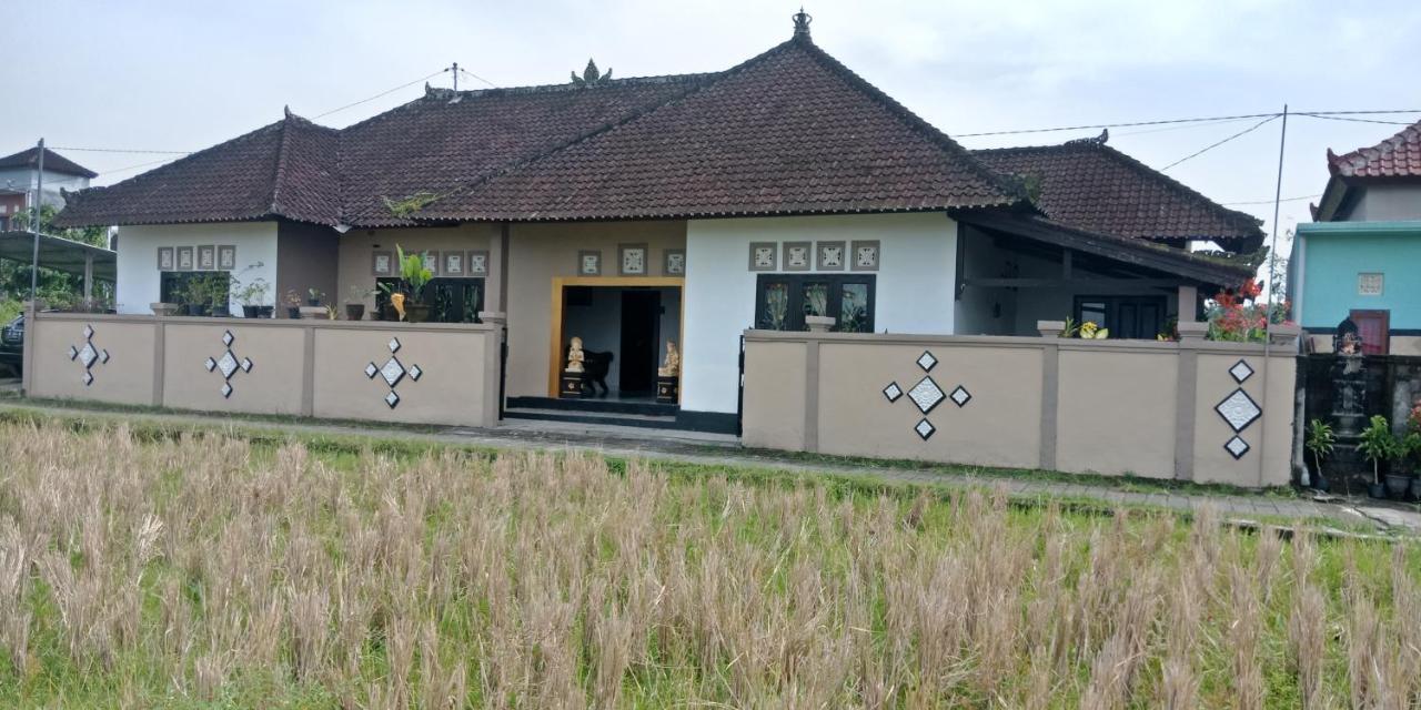 Guest house Ibu Ana *