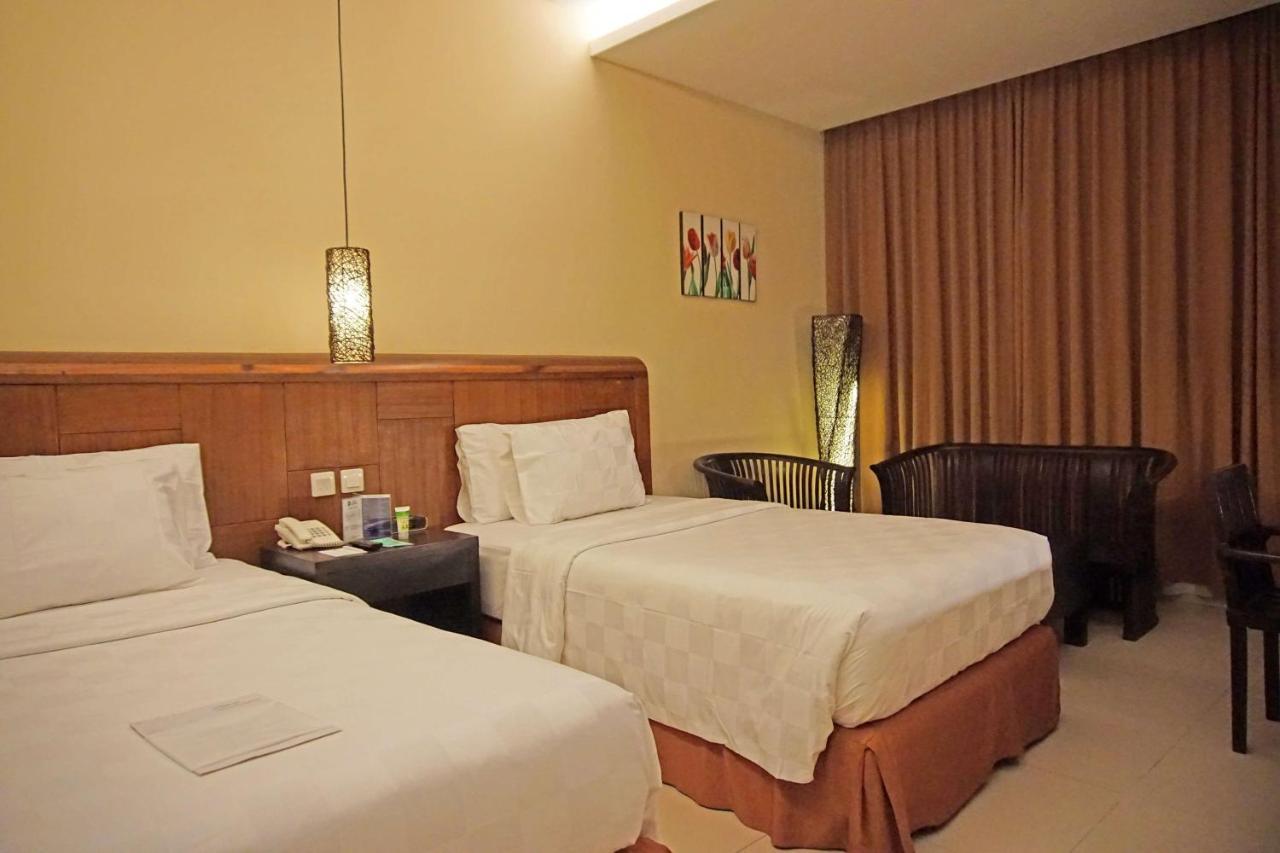 Western Kuta 4*