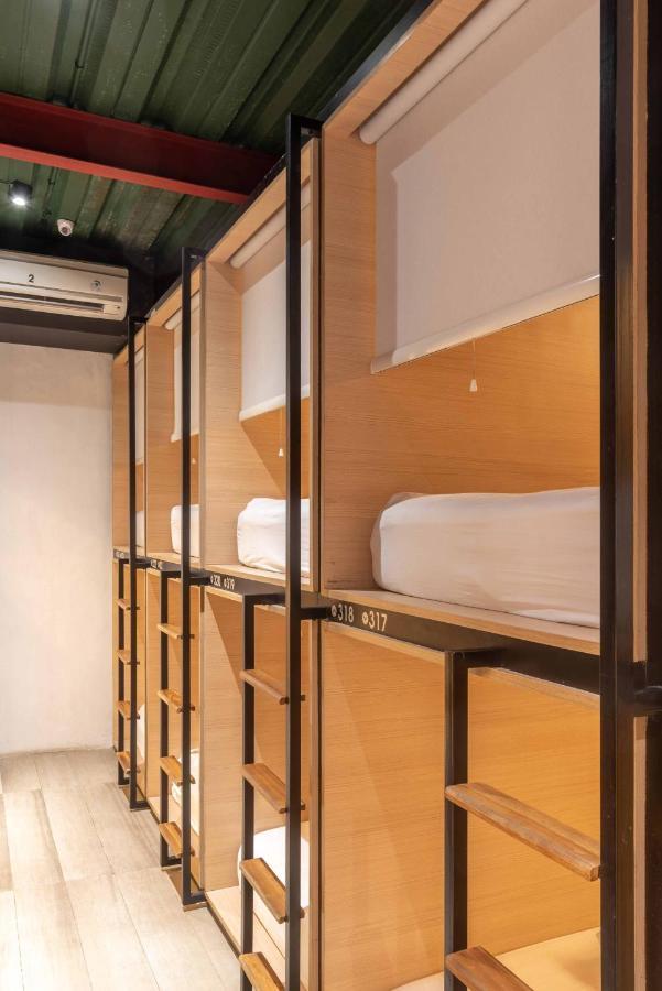 M Boutique Legian Hostel *