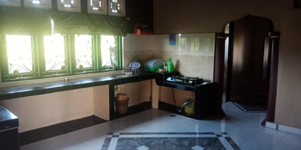 Ibu Ana Tabanan (Bali)