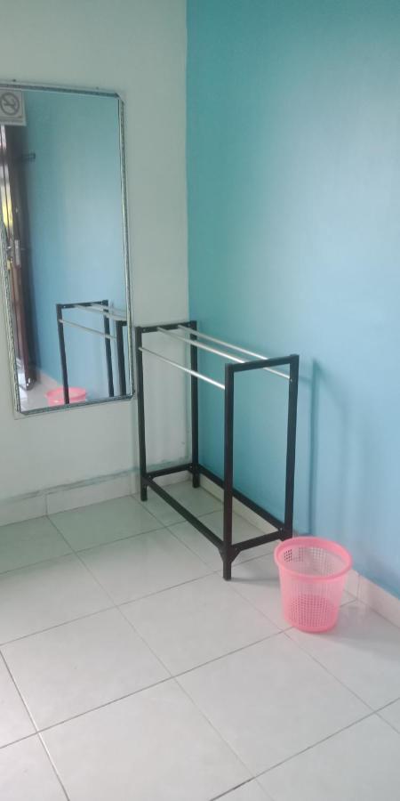 Ibu Ana *