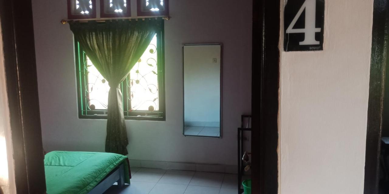 Ibu Ana Tabanan (Bali)