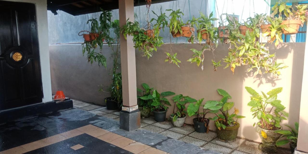 Ibu Ana Tabanan (Bali)
