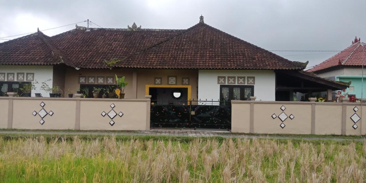 Guest house Ibu Ana *