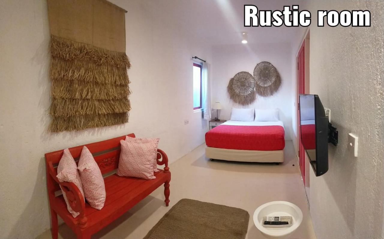 Pinkcoco - Constant Surprises & For Cool Adults Only 3* Uluwatu (Bali)