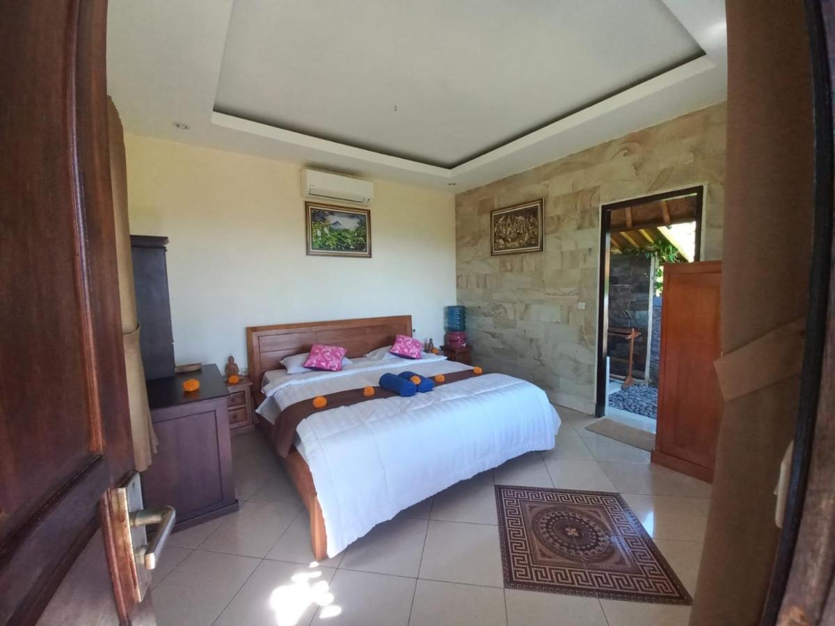 Frangipani & Restaurant Guest house Seraya
