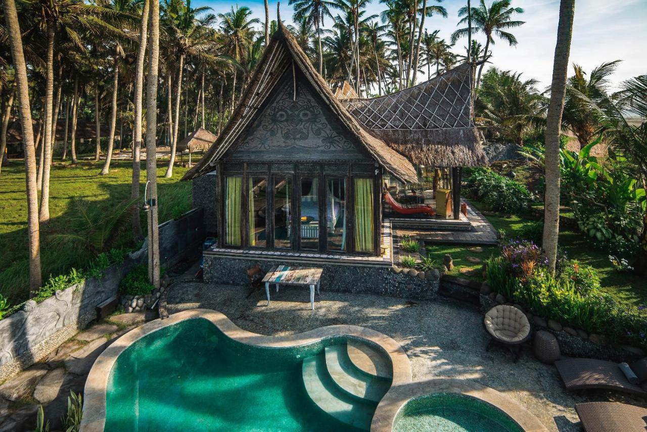 Absolute Beachfront Laut