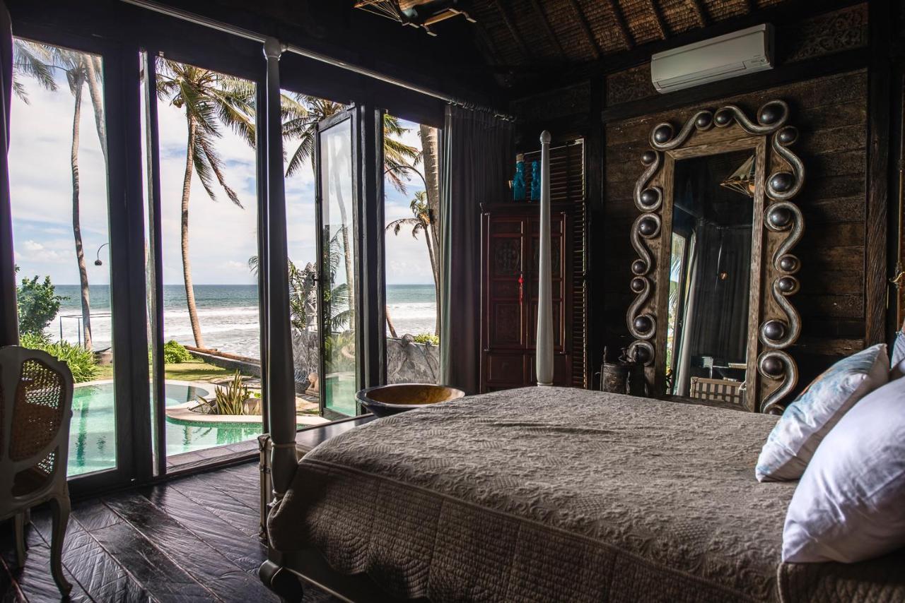 Absolute Beachfront Laut Villa Tabanan (Bali)