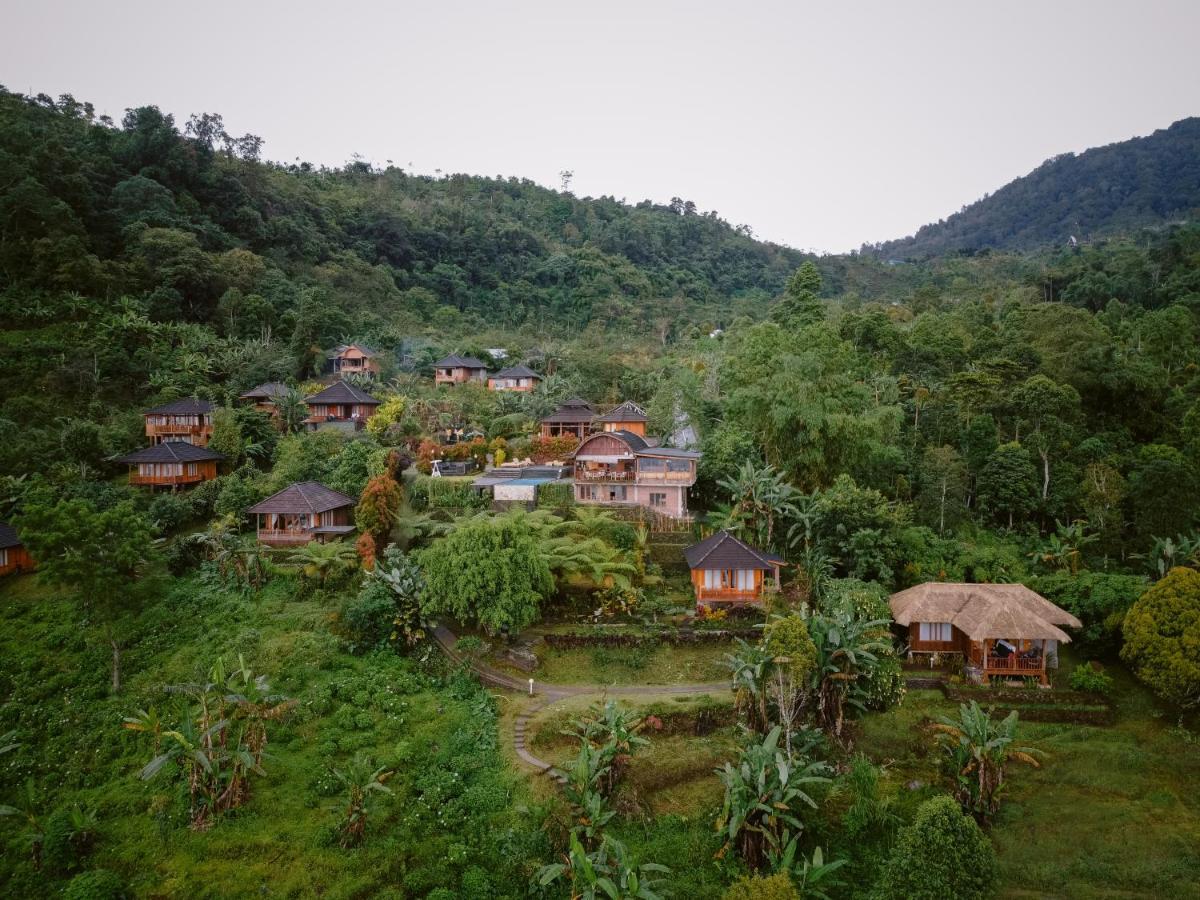 Menir Villa Munduk (Bali)